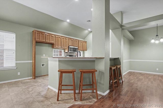 2440 S Redwood Avenue, Broken Arrow, OK 74012