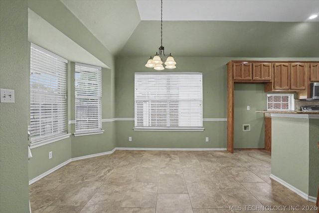 2440 S Redwood Avenue, Broken Arrow, OK 74012