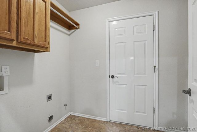 2440 S Redwood Avenue, Broken Arrow, OK 74012