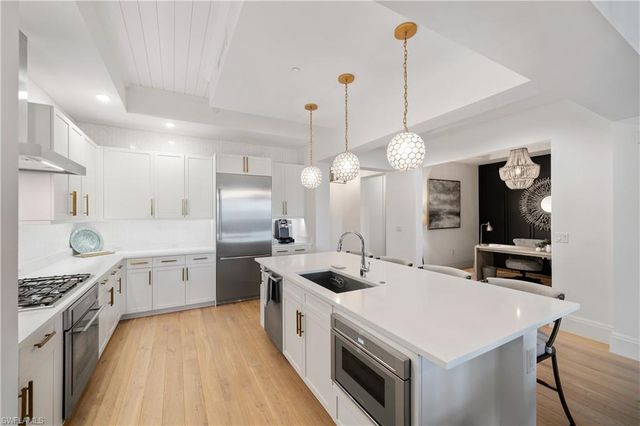 875 6th AVE S 304, Naples, FL 34102