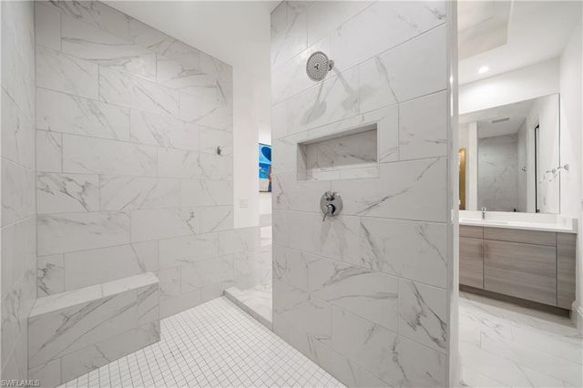 875 6th AVE S 304, Naples, FL 34102
