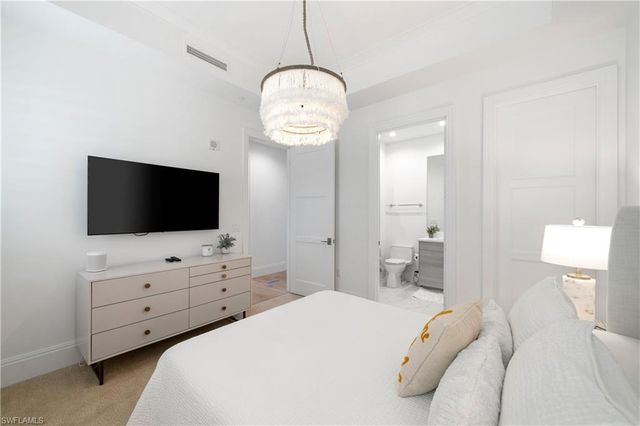 875 6th AVE S 304, Naples, FL 34102