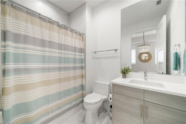 875 6th AVE S 304, Naples, FL 34102