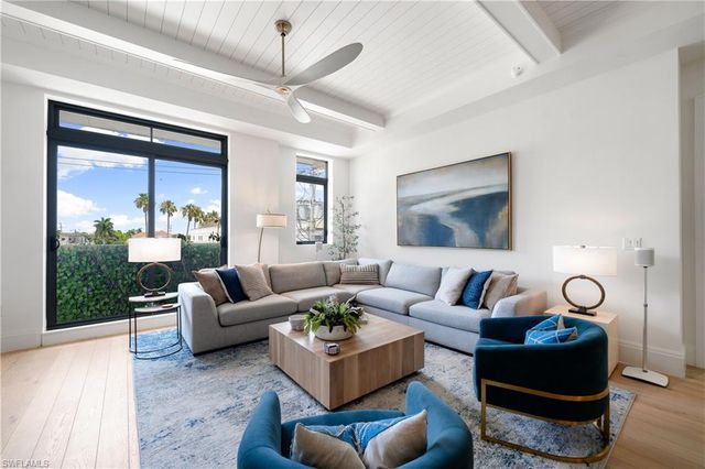 875 6th AVE S 304, Naples, FL 34102