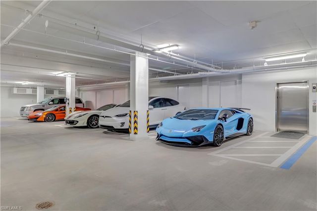 875 6th AVE S 304, Naples, FL 34102