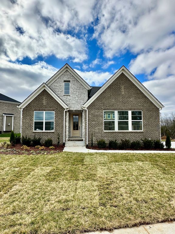7708 Hatcher Heights Dr, Fairview, TN 37062
