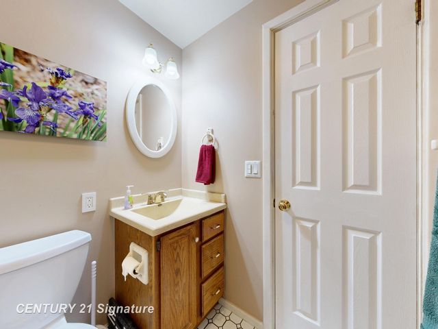 1226 Clearview Drive, Flushing, MI 48433