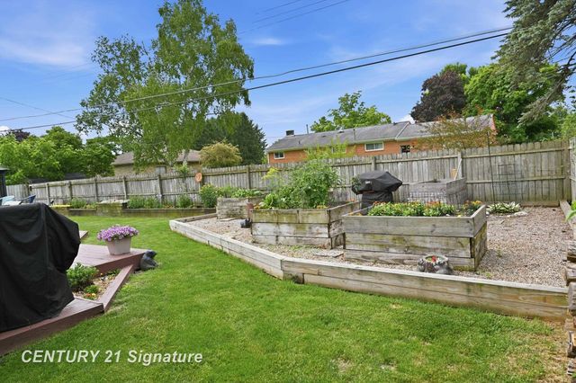 1226 Clearview Drive, Flushing, MI 48433