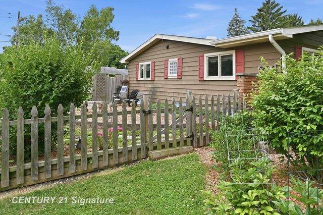 1226 Clearview Drive, Flushing, MI 48433