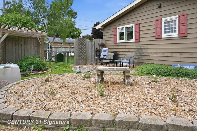 1226 Clearview Drive, Flushing, MI 48433