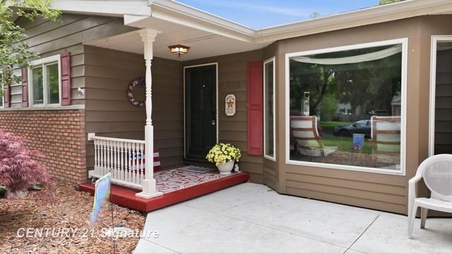 1226 Clearview Drive, Flushing, MI 48433