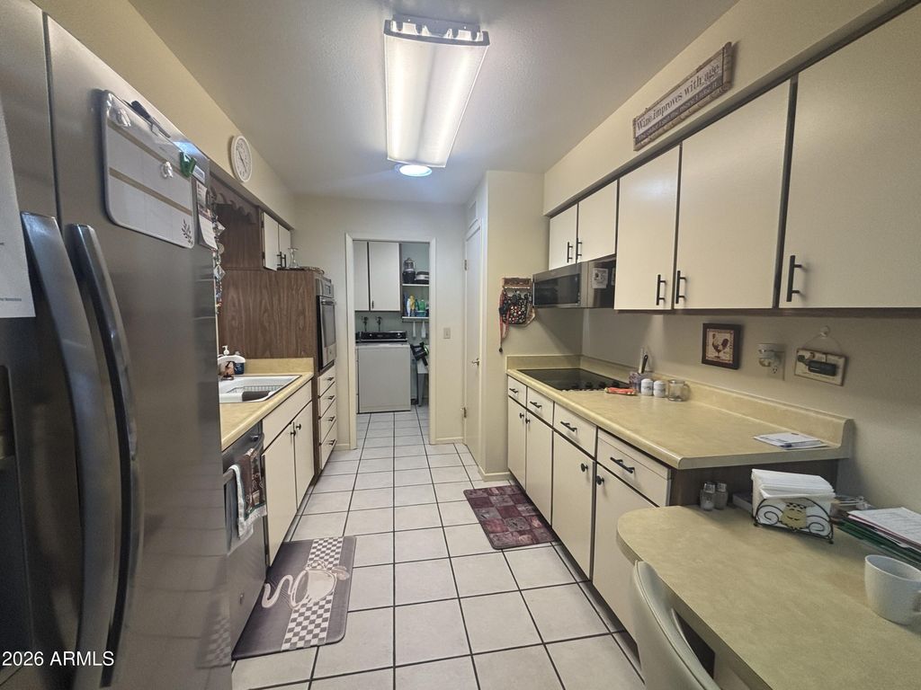 Image 10 of property listing at 829 S ROANOKE --, Mesa, AZ 85206