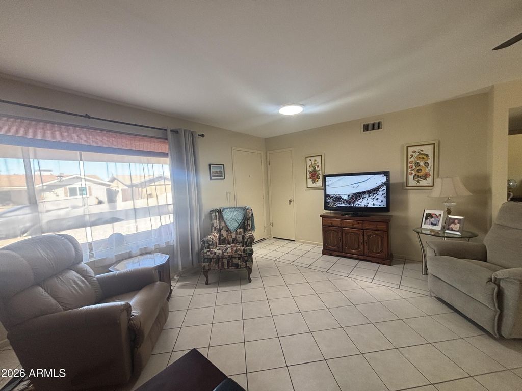 Image 5 of property listing at 829 S ROANOKE --, Mesa, AZ 85206