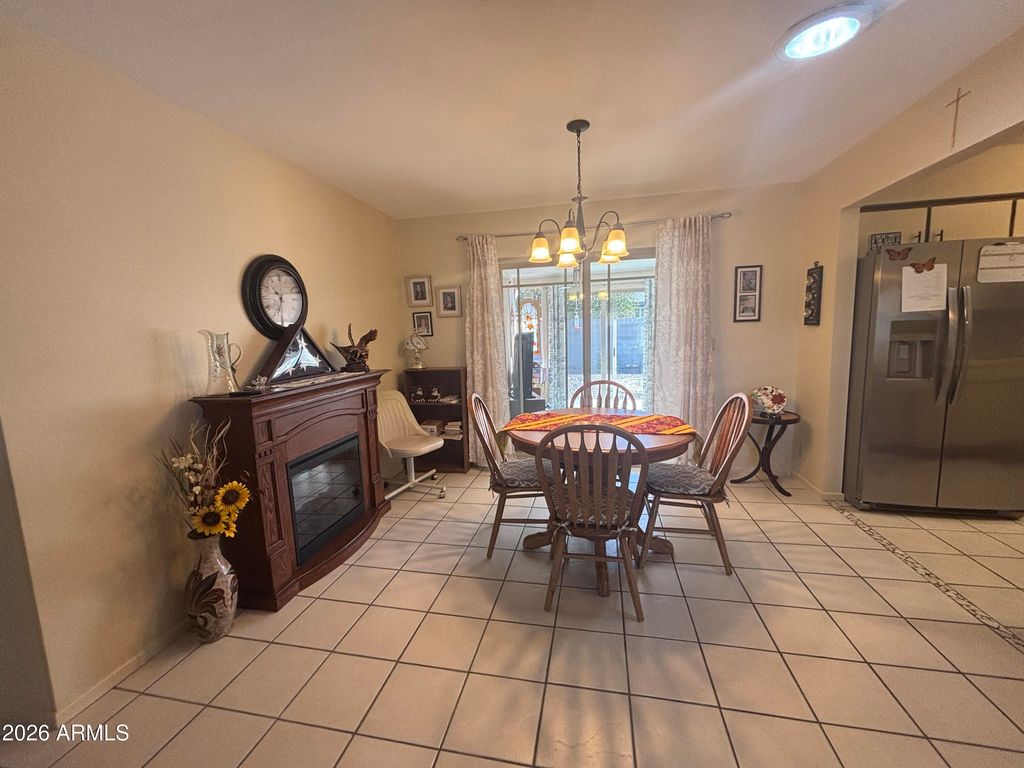 Image 7 of property listing at 829 S ROANOKE --, Mesa, AZ 85206