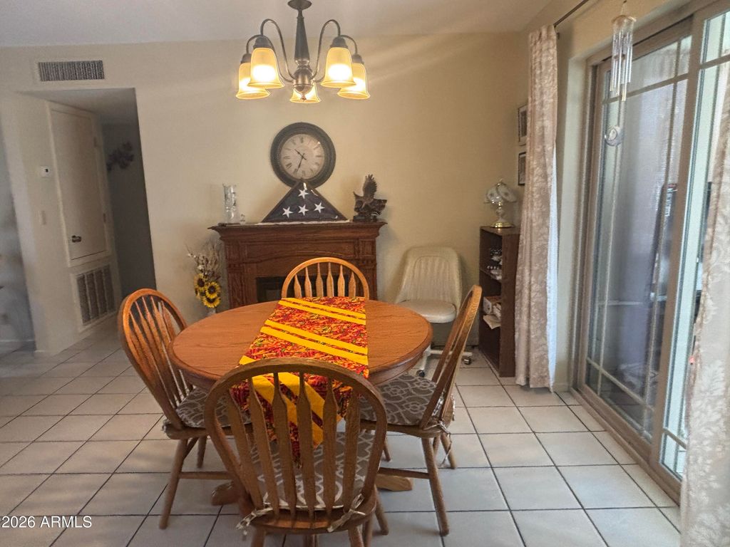 Image 9 of property listing at 829 S ROANOKE --, Mesa, AZ 85206