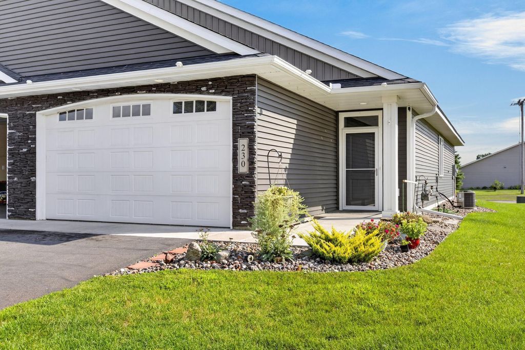 230 11th Avenue S, Princeton, MN 55371 — exterior