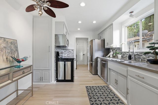 6949 Lena, West Hills, CA 91307