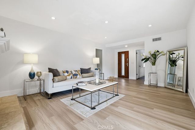 6949 Lena, West Hills, CA 91307