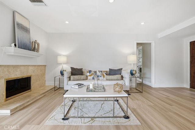6949 Lena, West Hills, CA 91307
