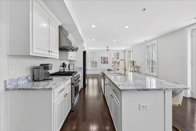 69 Morris Street Apt 301, Charleston, SC 29403