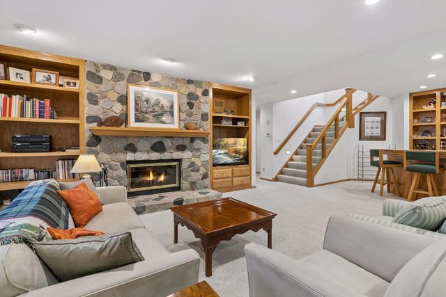 6954 Kenmare Drive, Bloomington, MN 55438