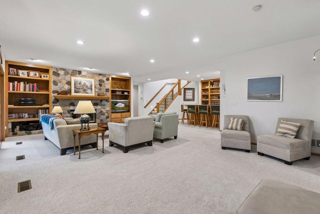 6954 Kenmare Drive, Bloomington, MN 55438