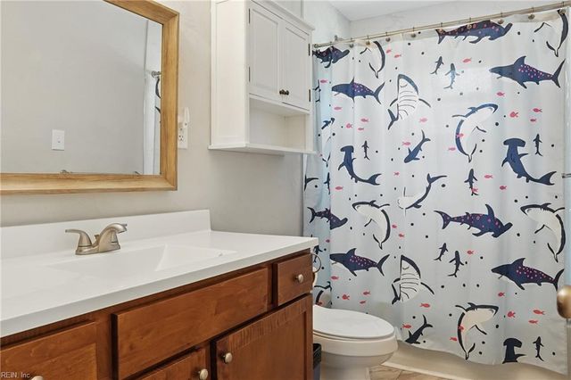 18 Marvin DR, Hampton, VA 23666