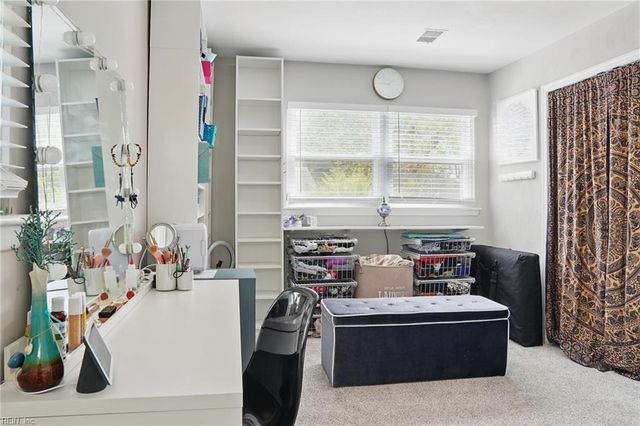 18 Marvin DR, Hampton, VA 23666