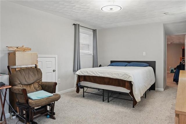 18 Marvin DR, Hampton, VA 23666