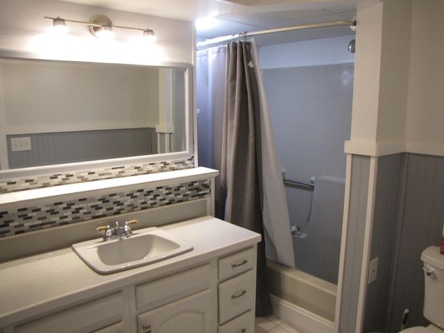 3 McIlvin St Apt A, Manchester, NH 03103