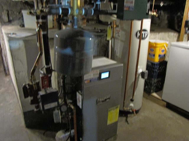 3 McIlvin St Apt A, Manchester, NH 03103