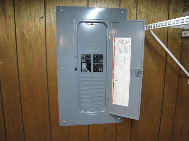 3 McIlvin St Apt A, Manchester, NH 03103