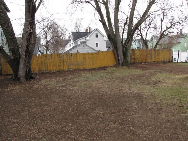 3 McIlvin St Apt A, Manchester, NH 03103