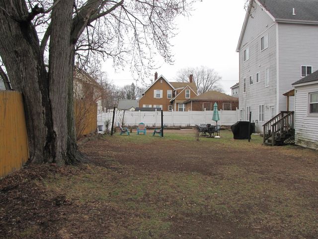 3 McIlvin St Apt A, Manchester, NH 03103