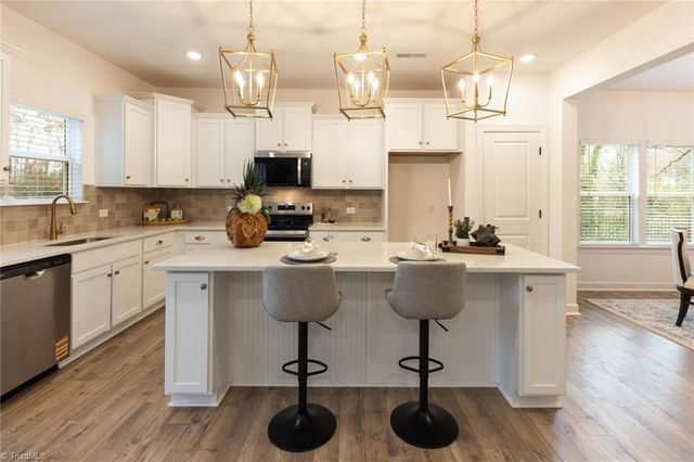 1811 Lake Drive 1025, Winston-salem, NC 27127