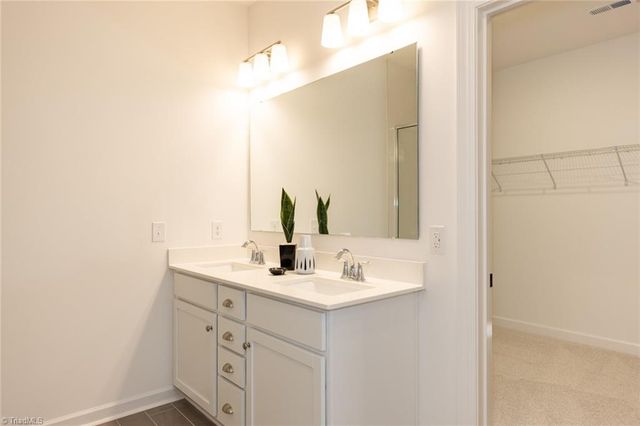 1811 Lake Drive 1025, Winston-salem, NC 27127