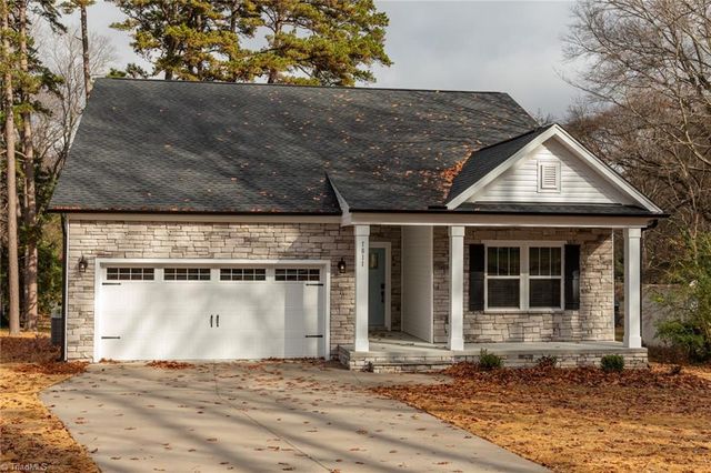 1811 Lake Drive 1025, Winston-salem, NC 27127