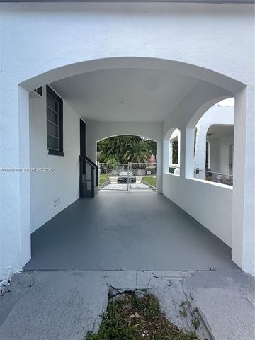 1836 NW 33rd St, Miami, FL 33142