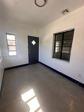 1836 NW 33rd St, Miami, FL 33142