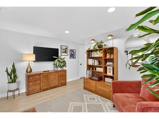 3709 Se 65TH Ave, Portland, OR 97206