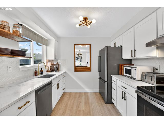 3709 Se 65TH Ave, Portland, OR 97206