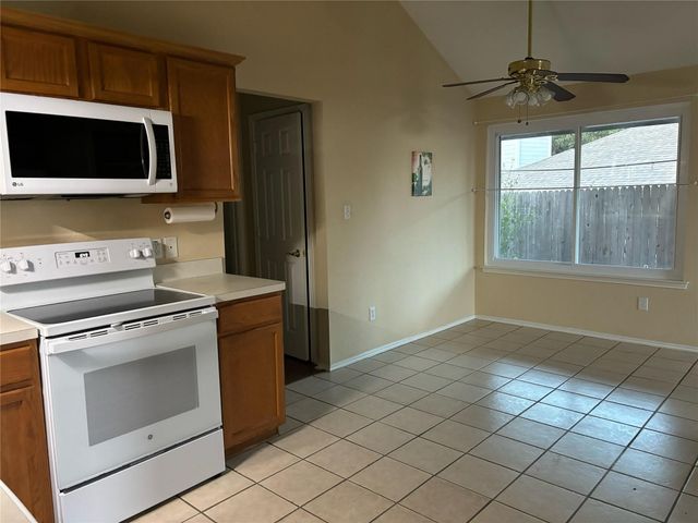 1210 Hidden Oaks Drive, Mansfield, TX 76063