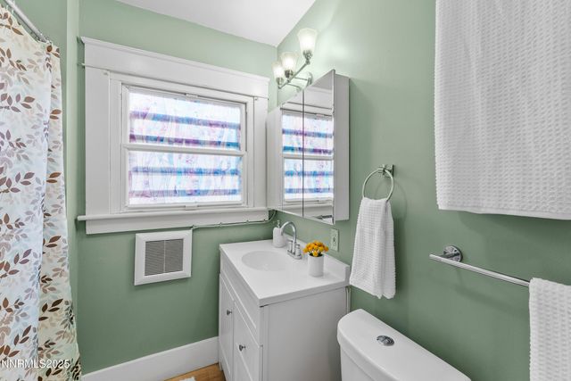 1756 F Street, Sparks, NV 89431