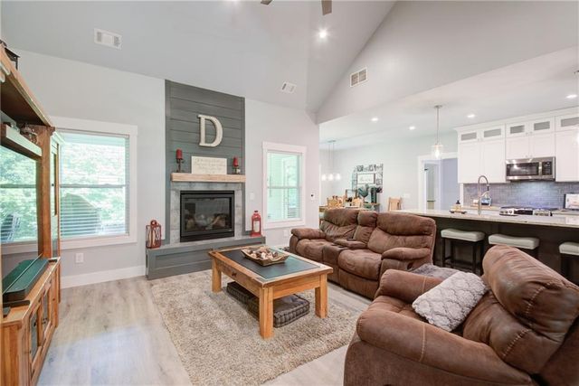 9350 Burnett Drive, Cumming, GA 30028