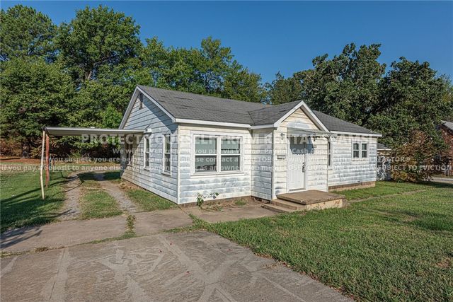 1323 N Garland Avenue, Fayetteville, AR 72703