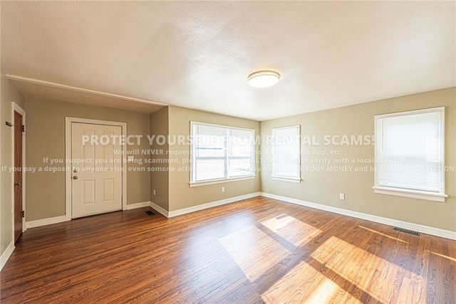 1323 N Garland Avenue, Fayetteville, AR 72703
