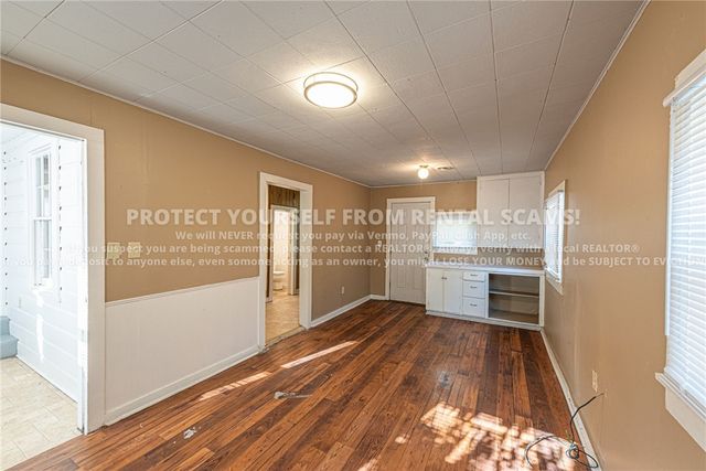 1323 N Garland Avenue, Fayetteville, AR 72703