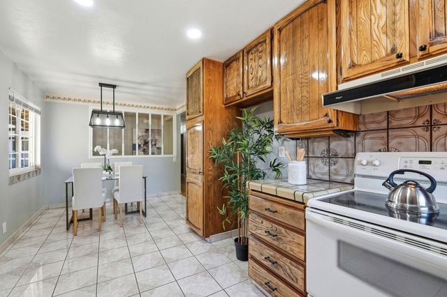 8440 Diane Ct, Gilroy, CA 95020