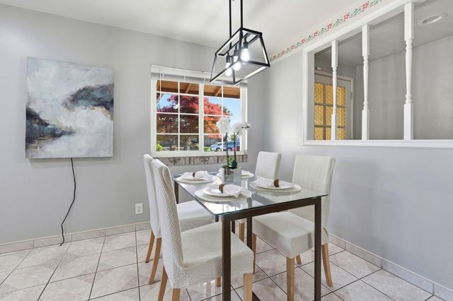 8440 Diane Ct, Gilroy, CA 95020