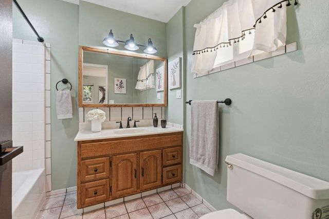 8440 Diane Ct, Gilroy, CA 95020